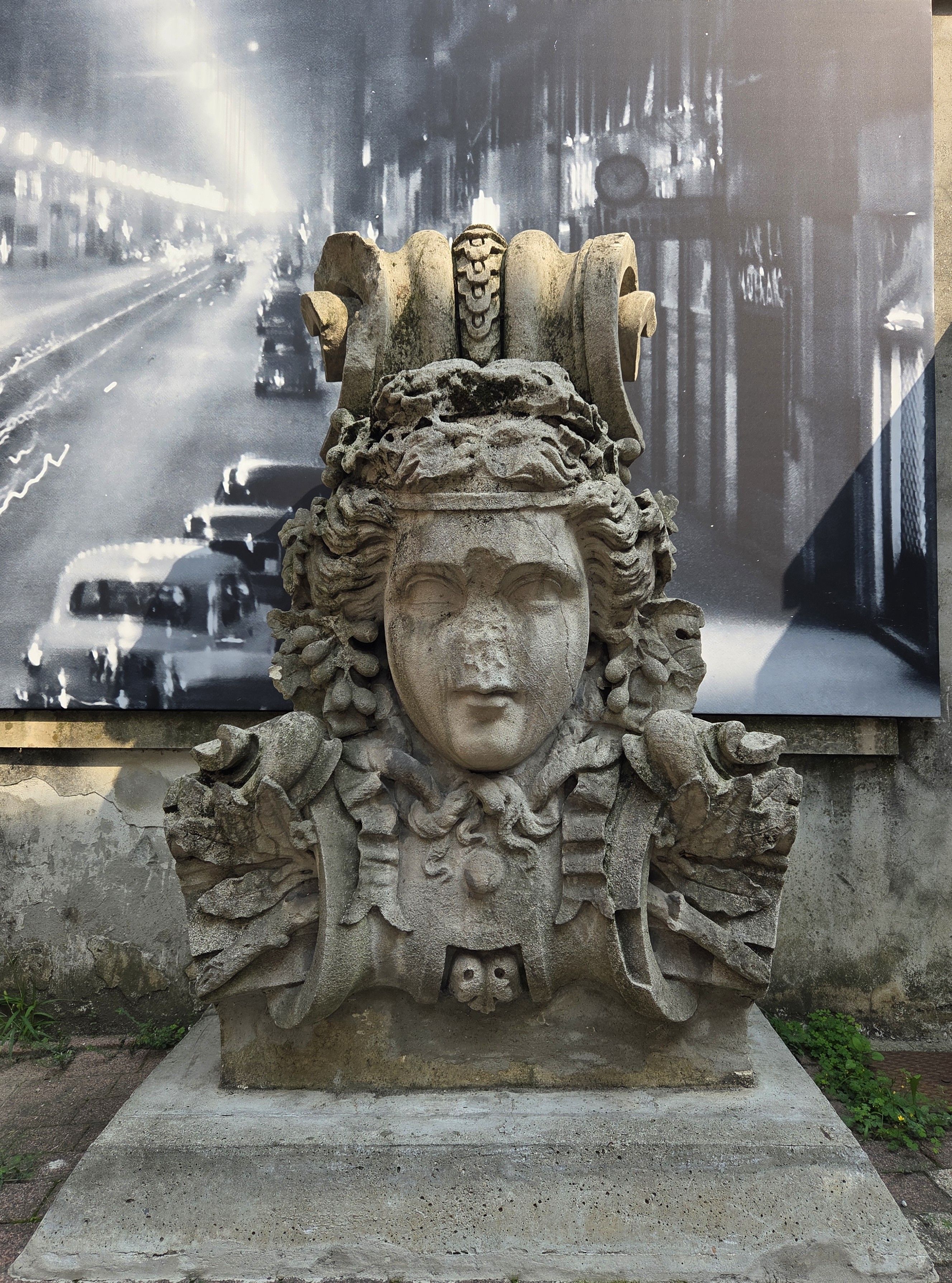 Testa lapidea della Dea Minerva