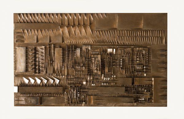 Grande bassorilievo in bronzo 180 x 300 x 15 cm, 1980 Arnaldo Pomodoro